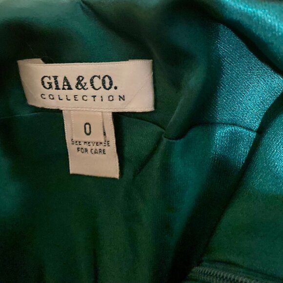 Sleek Emerald Green Satin Slip Dress V-Neck Midi GIA & CO- Size: 0 - Picture 3 of 6
